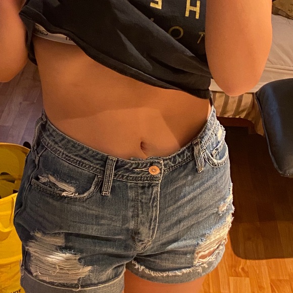 hollister denim shorts - Picture 3 of 4